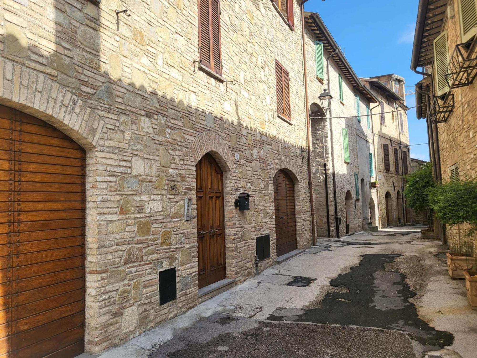 Appartamento Con Camino In Centro Storico Bevagna Luaran gambar