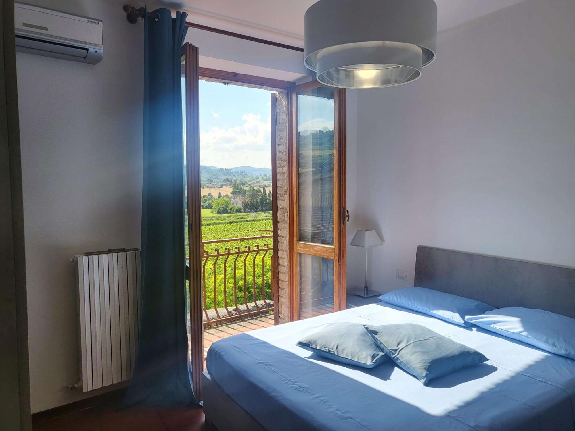 Appartamento Con Camino In Centro Storico Bevagna Luaran gambar